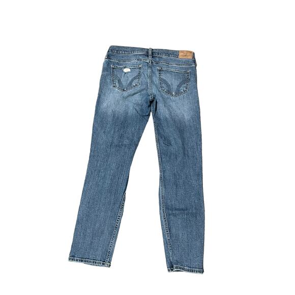 Hollister - Picture 3 of 12